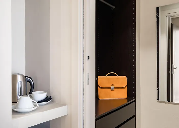 A World Aparts - Barberini Boutique Rzym